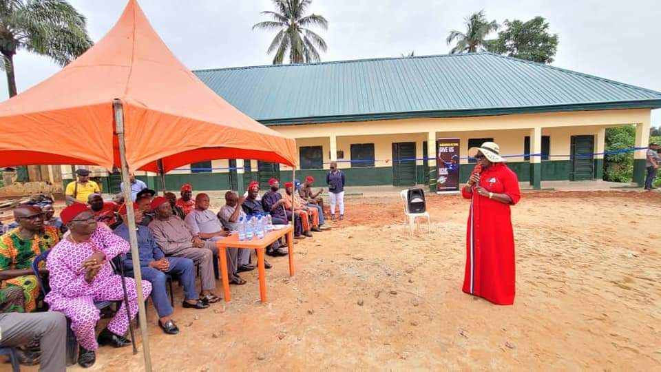 Senator Ekwunife Refublishes Udeoke Primary School In Anambra State
